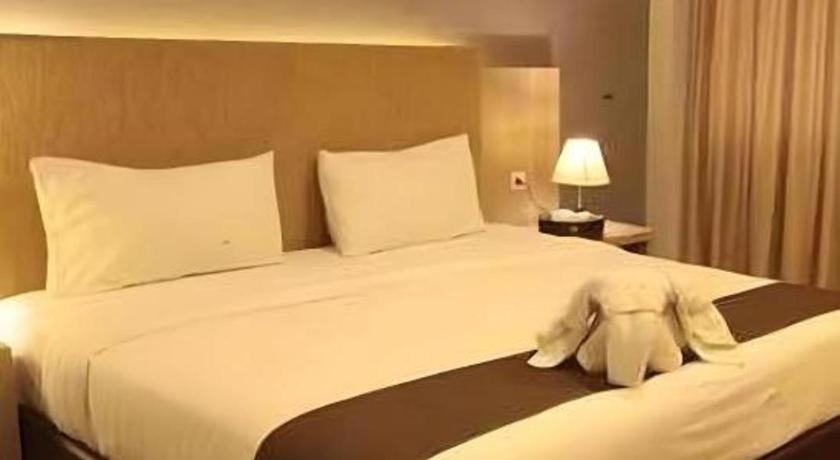 בנדר למפונג Asoka Luxury Hotel מראה חיצוני תמונה