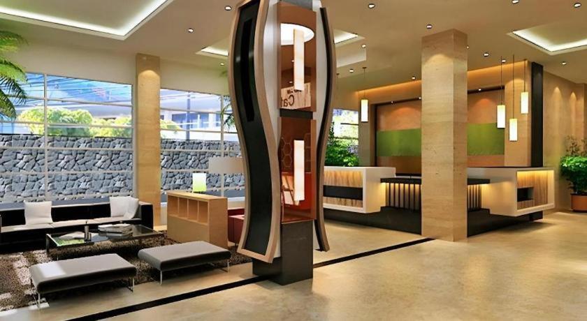 בנדר למפונג Asoka Luxury Hotel מראה חיצוני תמונה