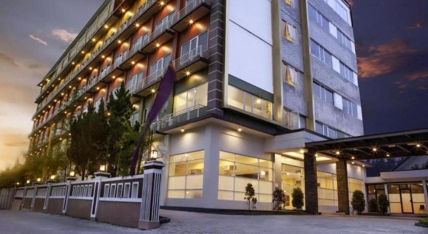 בנדר למפונג Asoka Luxury Hotel מראה חיצוני תמונה