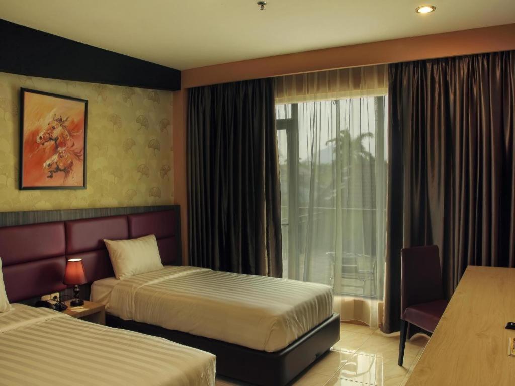 בנדר למפונג Asoka Luxury Hotel מראה חיצוני תמונה