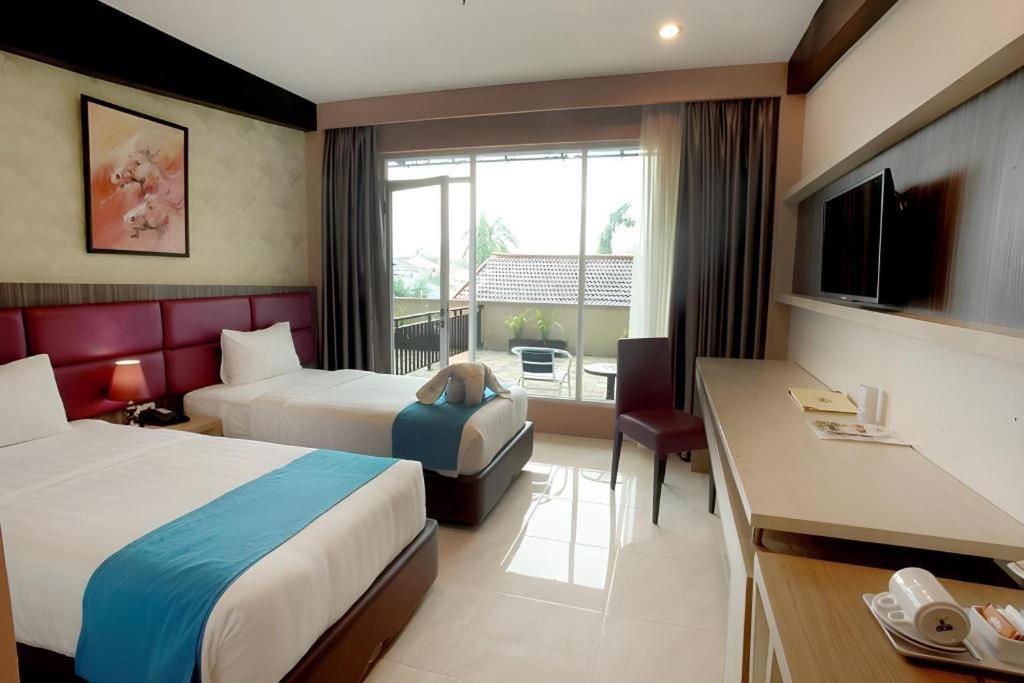 בנדר למפונג Asoka Luxury Hotel מראה חיצוני תמונה