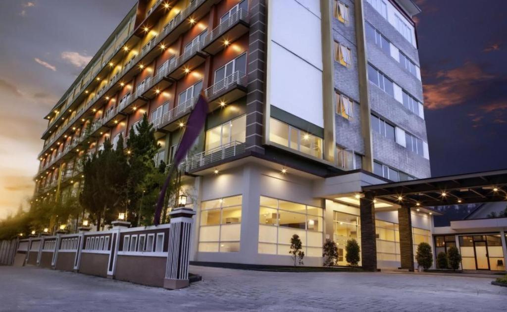 בנדר למפונג Asoka Luxury Hotel מראה חיצוני תמונה